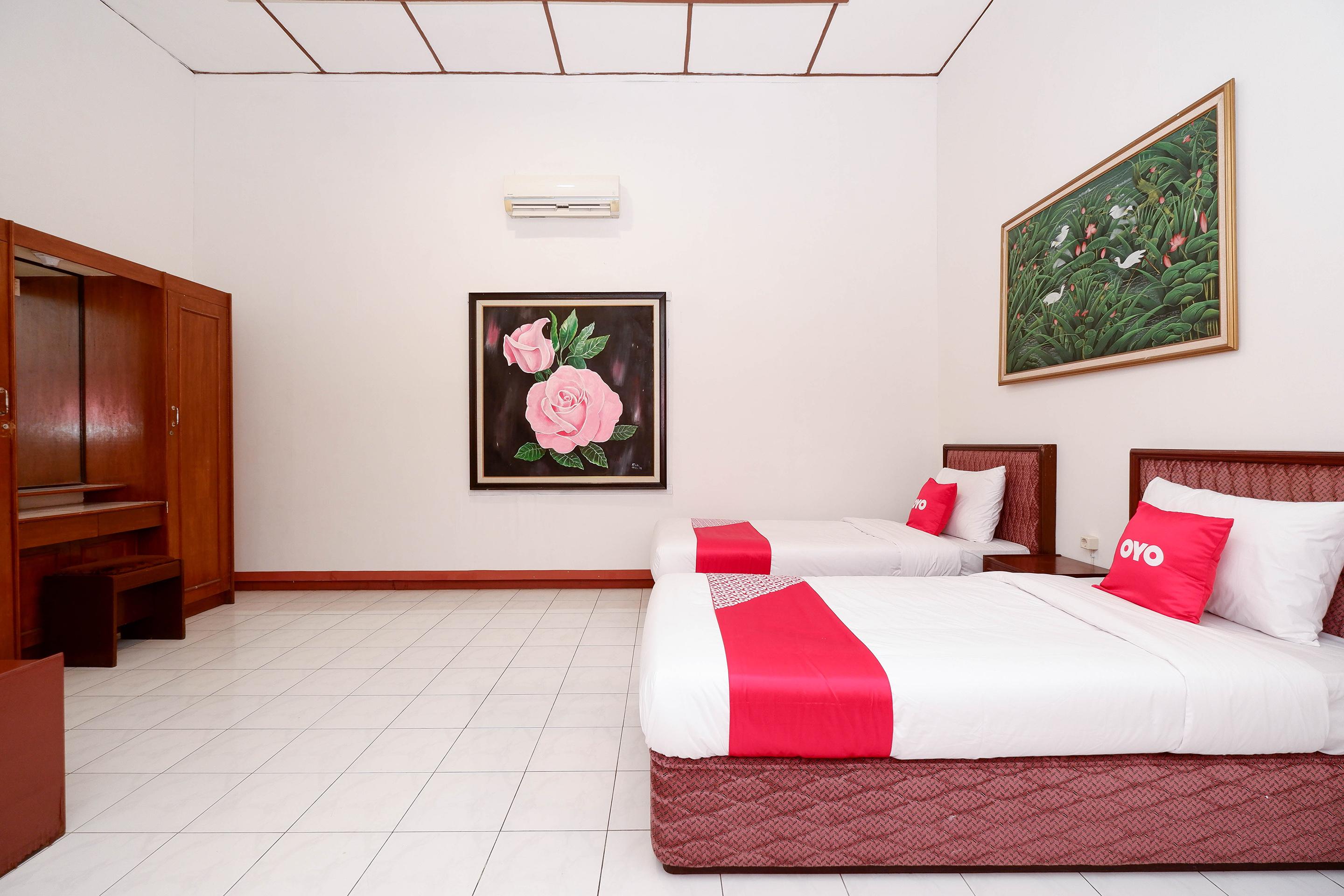 Super Oyo Capital O 1644 Hotel Griya Kencana Solo Exterior foto