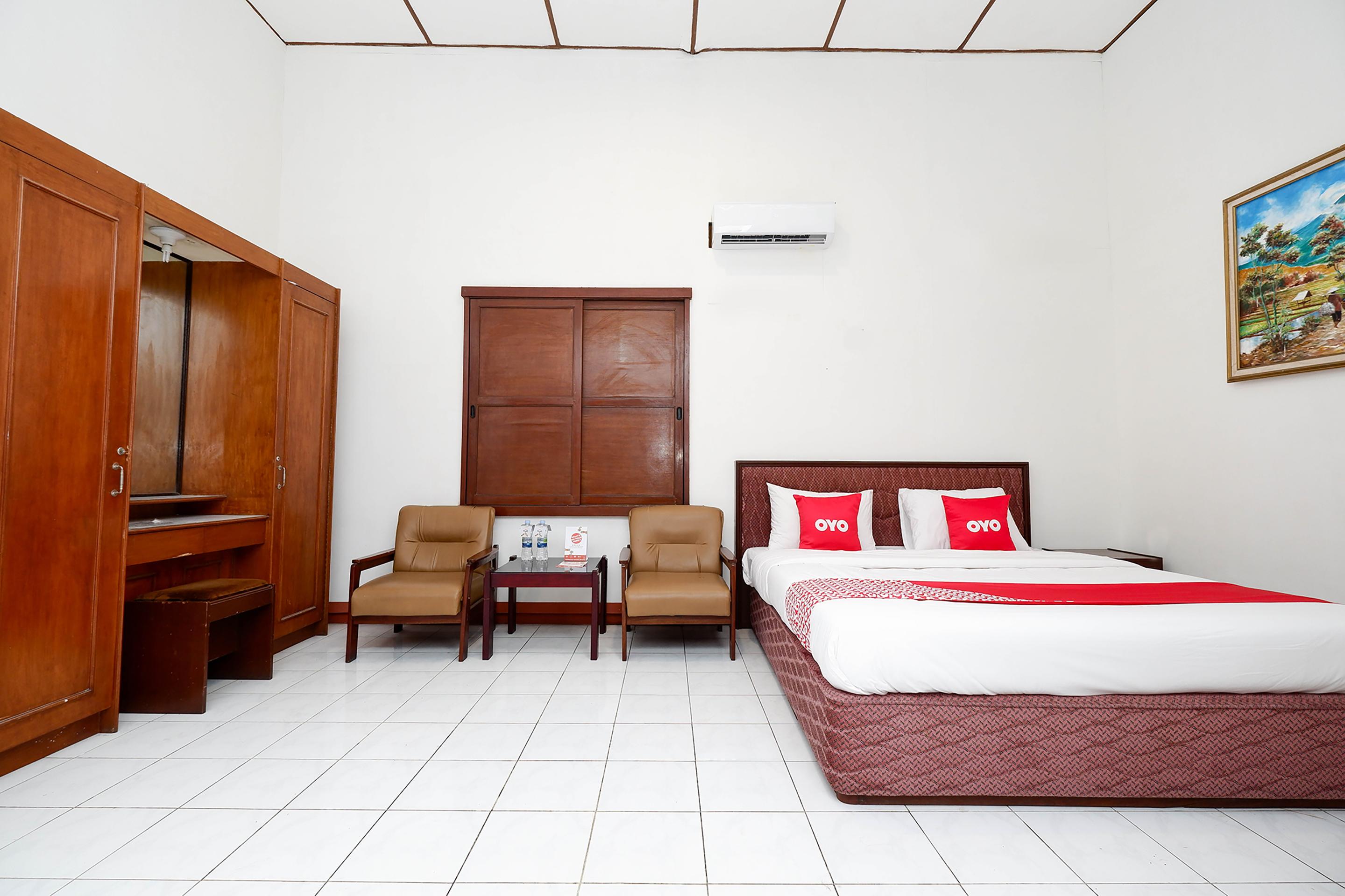 Super Oyo Capital O 1644 Hotel Griya Kencana Solo Exterior foto