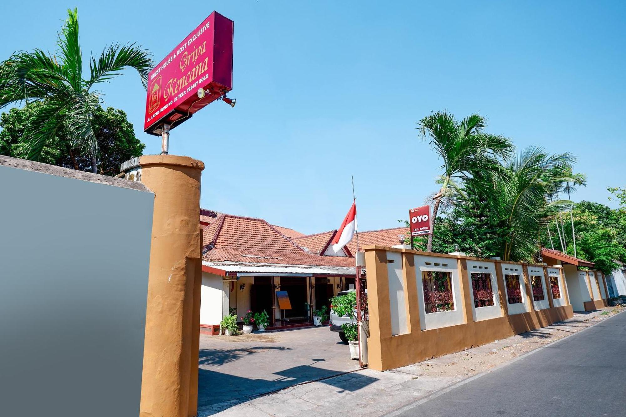 Super Oyo Capital O 1644 Hotel Griya Kencana Solo Exterior foto